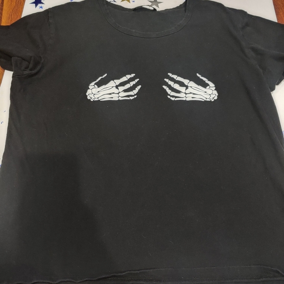 Shein skeleton hands tshirt - Picture 1 of 3